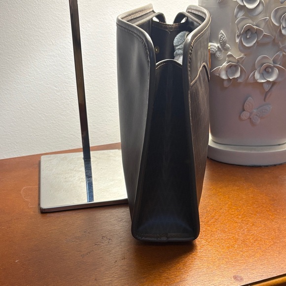 Mario Valentino Elegant Brown Clutch - Picture 4 of 9